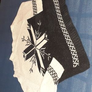 EUC Black/oatmeal Nordic style snowflake sweater